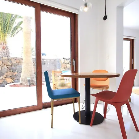 Unique, Stylish & Calm Peces By The Sea Holiday home *